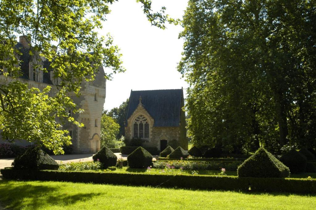 Chateau De Montriou Feneu Room photo